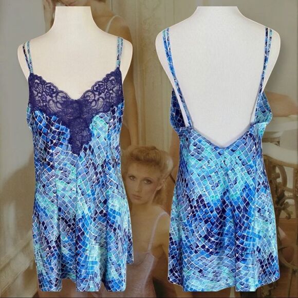 VICTORIA'S Secret Vintage Chemise Heart Label Blue Slip Sz M - Picture 2 of 11